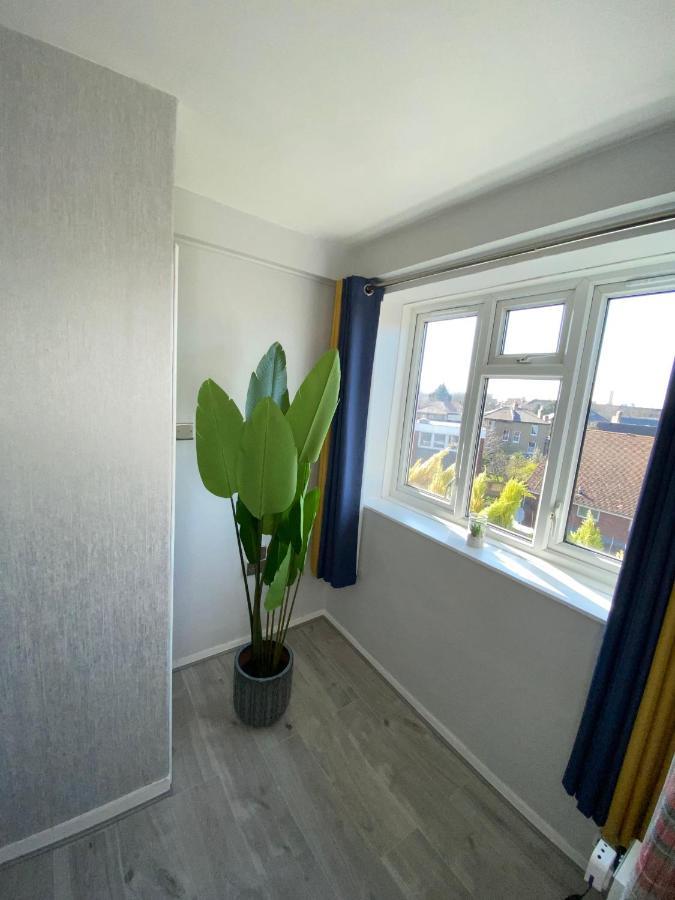 Bright, Spacious, Modern Interior Decor 2 Bedrooms Apartment With Amazing Views Лондон Экстерьер фото
