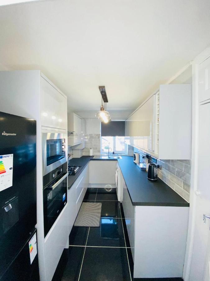 Bright, Spacious, Modern Interior Decor 2 Bedrooms Apartment With Amazing Views Лондон Экстерьер фото